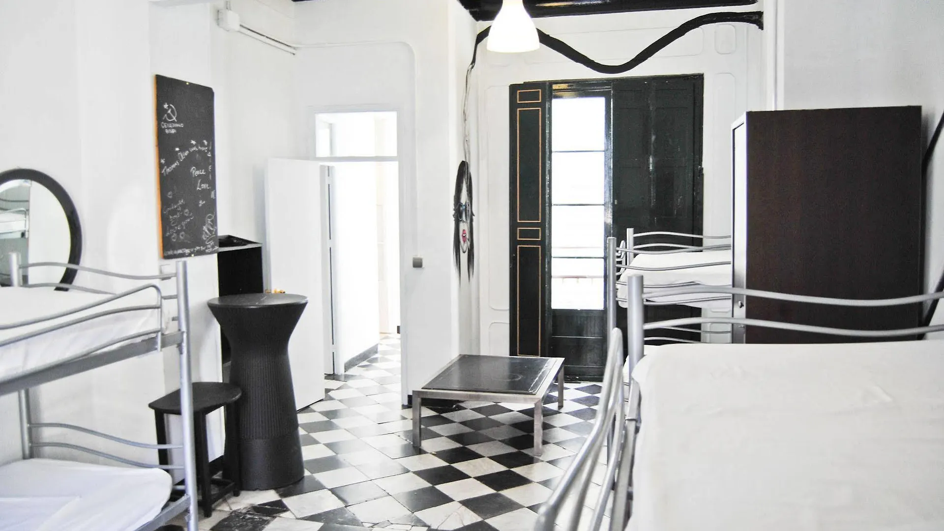 Malaga City Suites 2*,