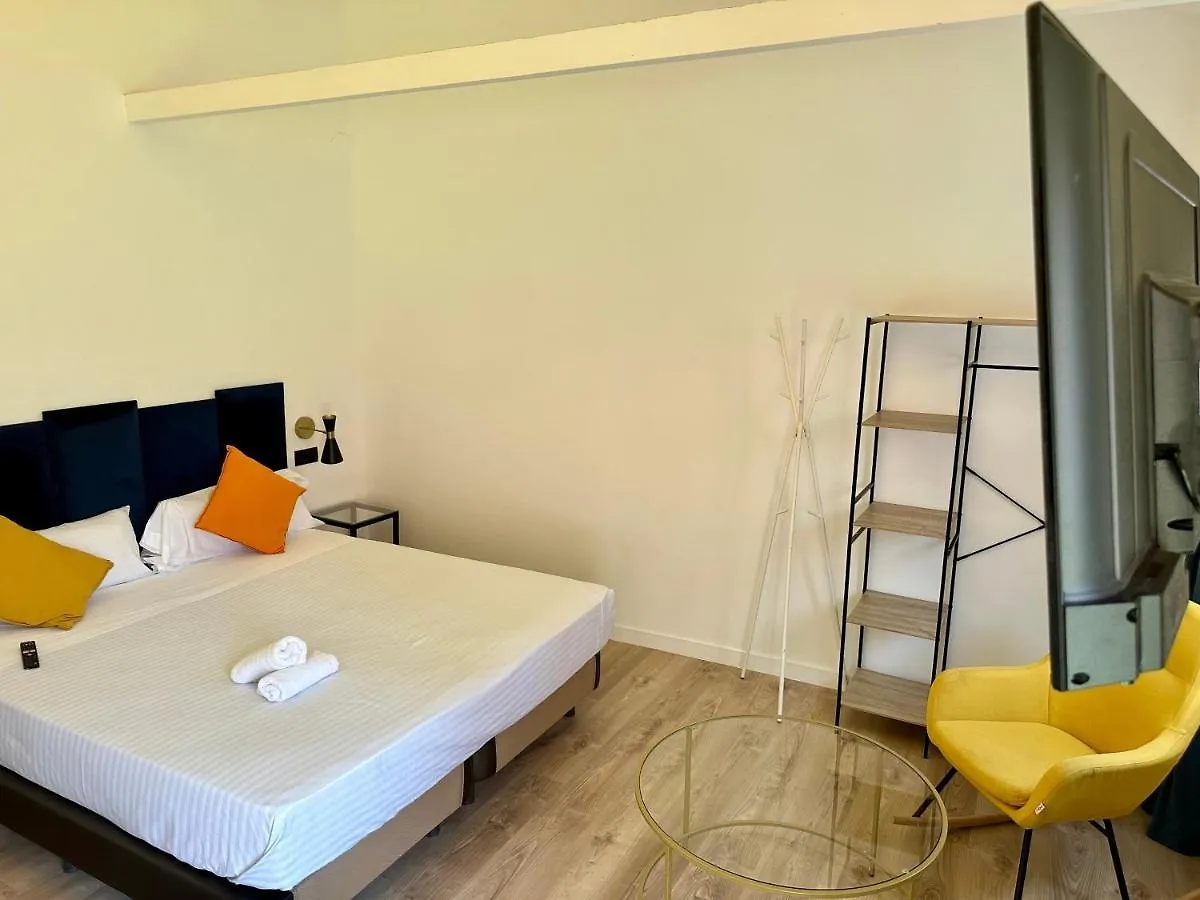 Malaga City Suites ホテル